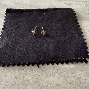 David Yurman Elegant Silver Stud Earrings with Diamond